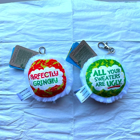 NWT. Set of 2 Grinch keychains. Holiday themed. - Picture 2 of 2